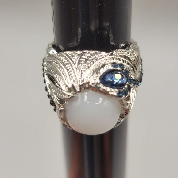 Moonstone Style Blue Rhinestone Cocktail Statement Ring Silver Tone Setting Size - Picture 7 of 9
